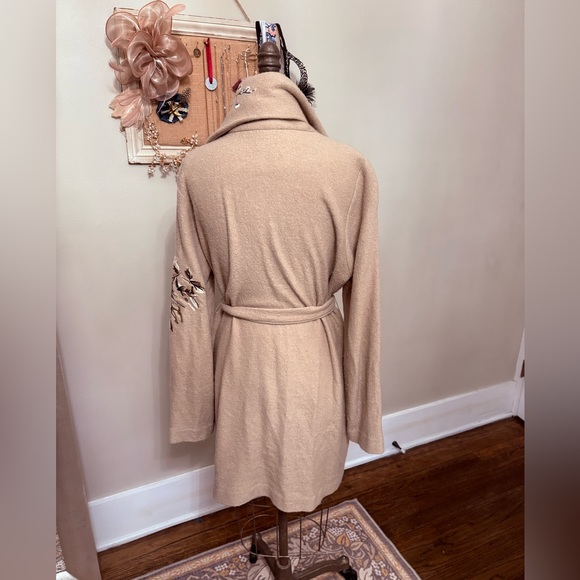 White House Black Market Beige Floral Cardigan - Picture 6 of 9